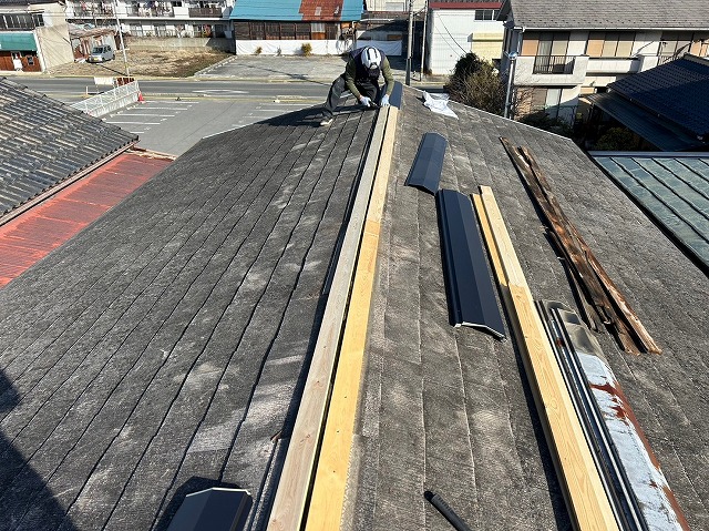 甲府市　棟板金交換工事